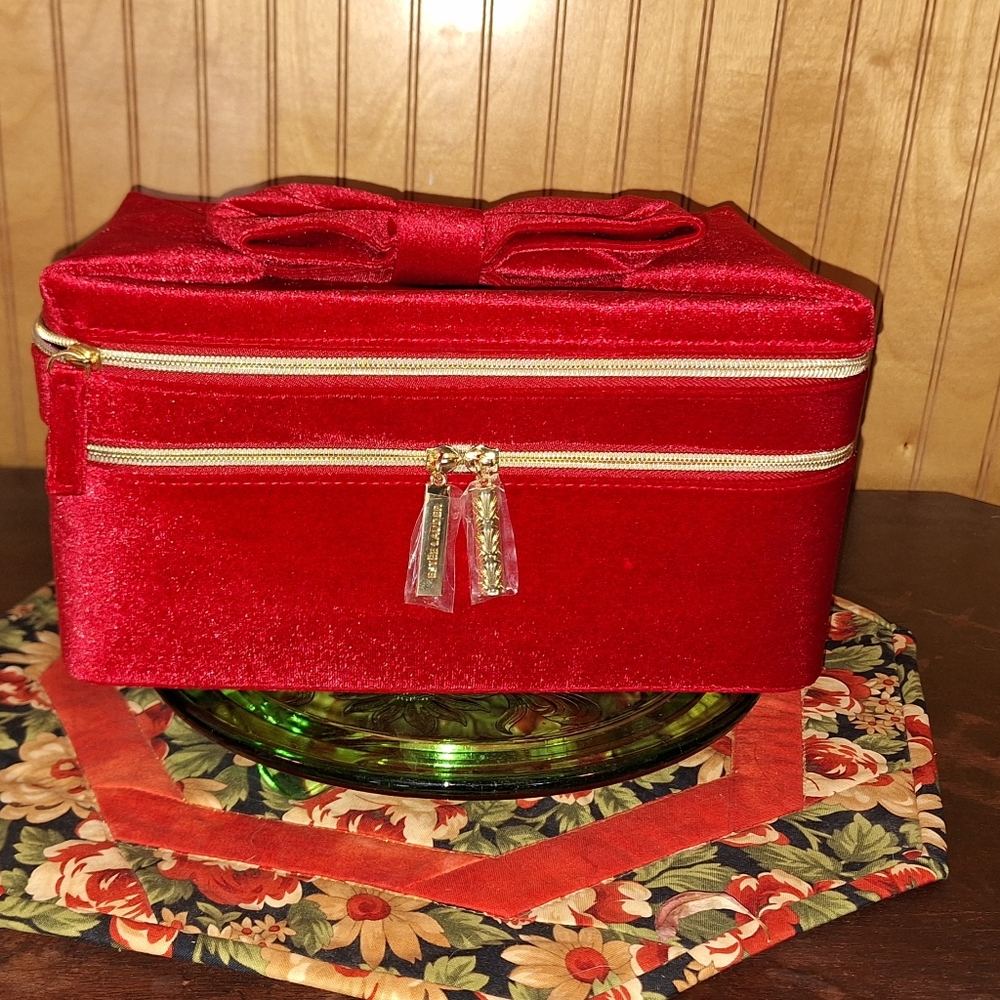 Estee Lauder Red Velvet 2-Tiered Makeup Case, Luxurious & Elegant-NWOT